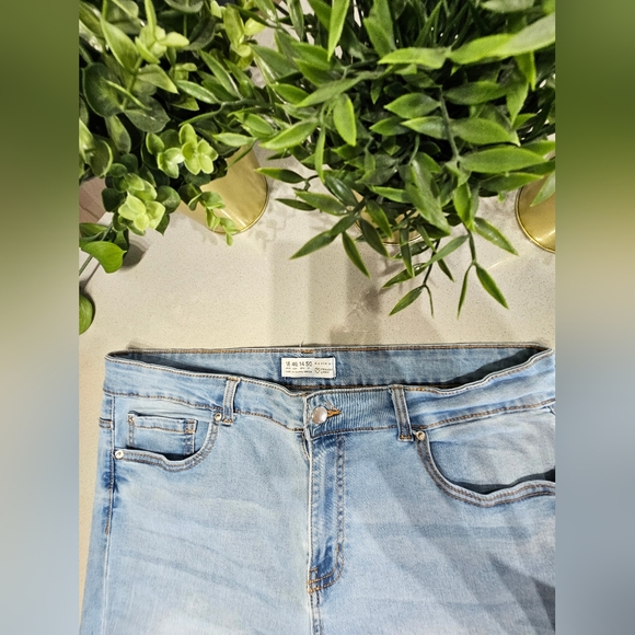 NWOT PRIMARK Très beau jeans skinny neuf et extensible bleu clair - Picture 4 of 7